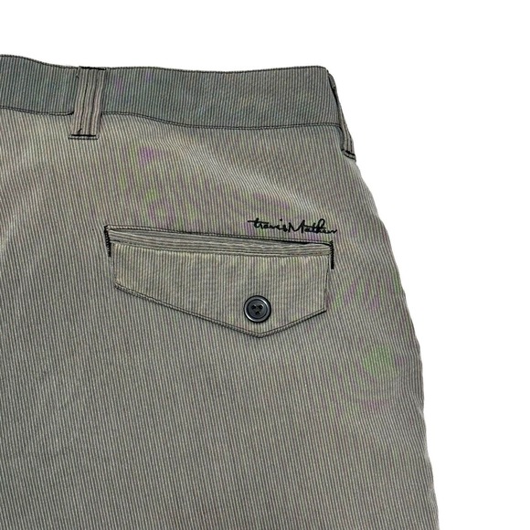 Travis Mathew Golf Shorts Pinstriped Flat Front Stretch Performance Men’s Sz 36 - Picture 3 of 5